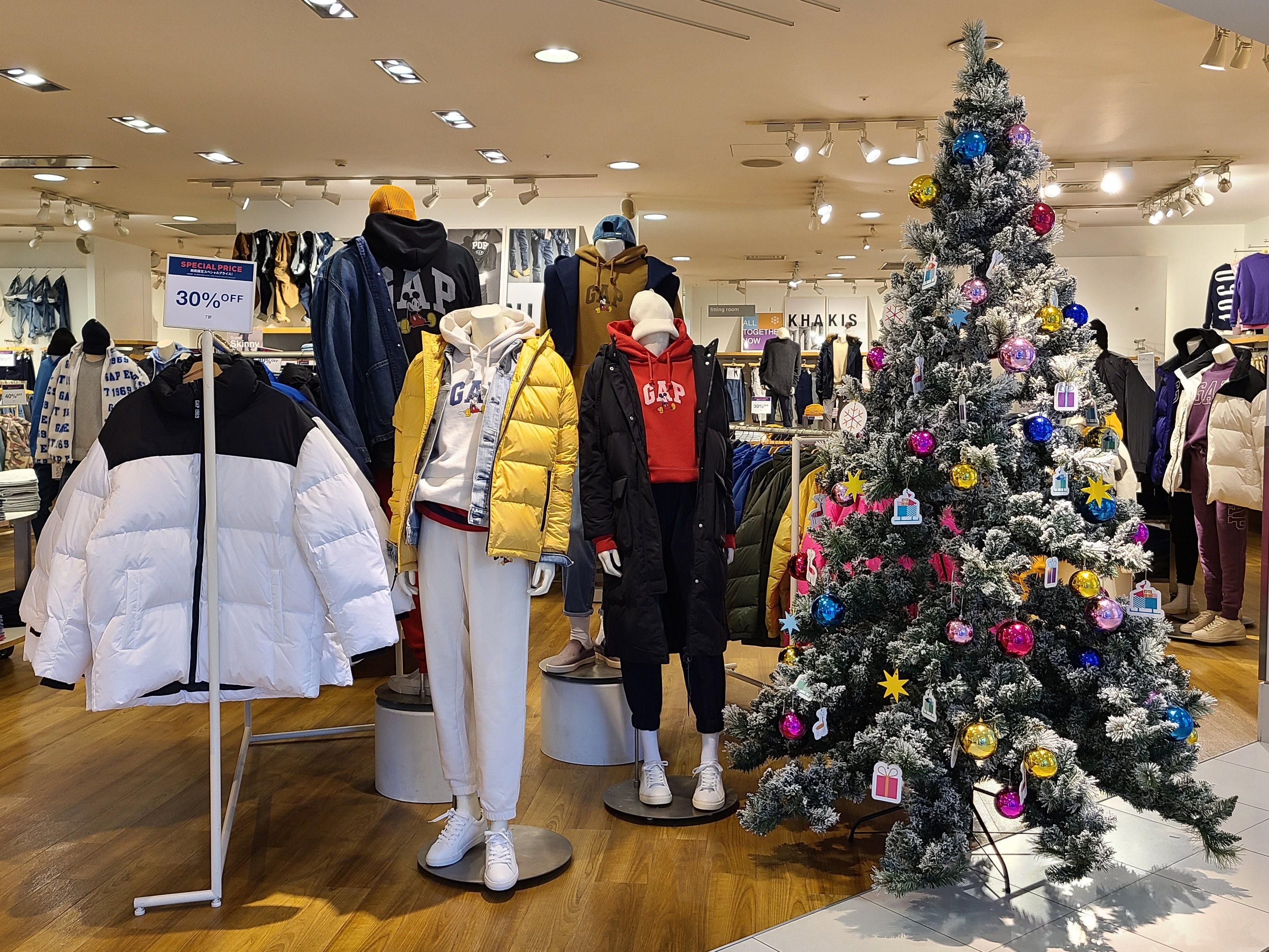 Gap Disneyコラボ入荷 Gap Gapkids ギャップ ギャップキッズ ショップニュース トナリエつくばスクエア