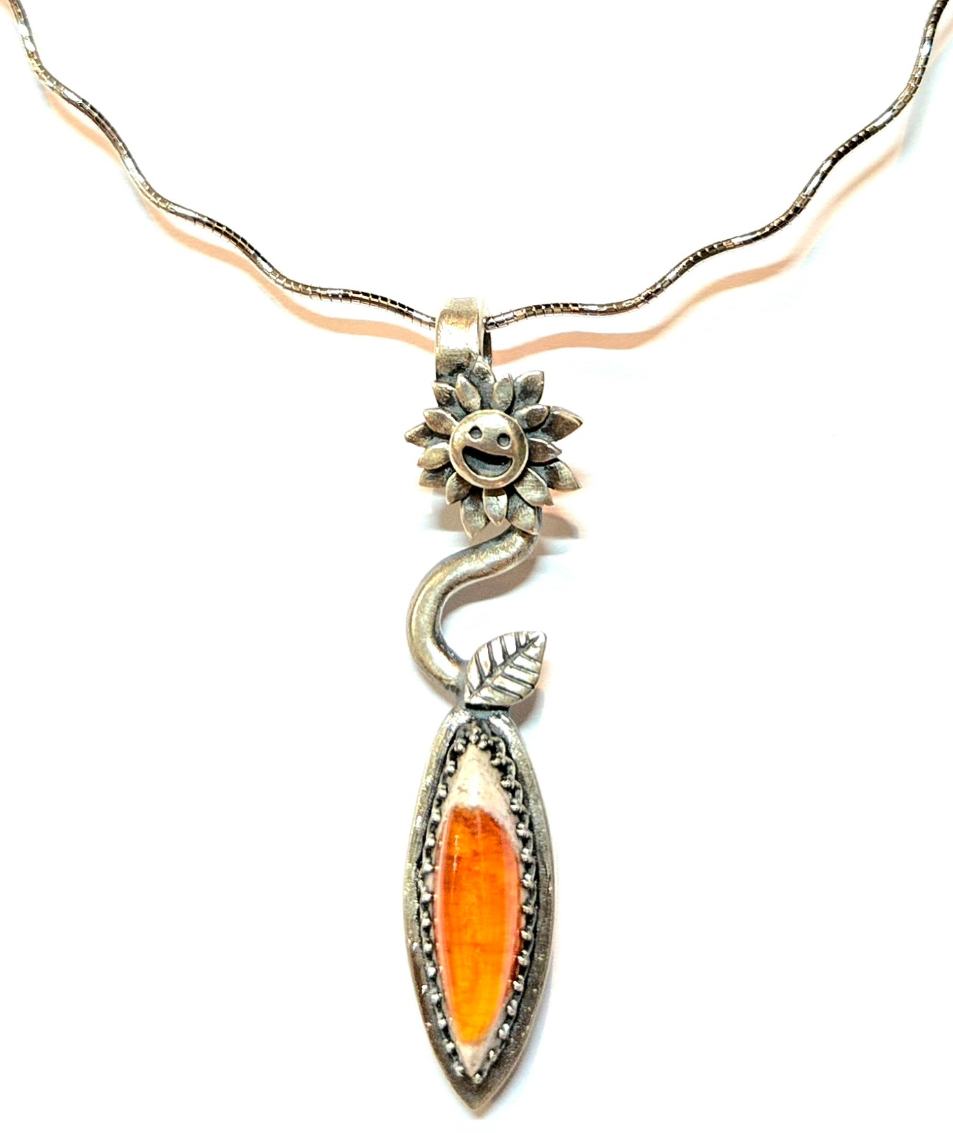  < LikiLiki（ﾘｷﾘｷ）>ハンドメイドアクセサリー特別販売会