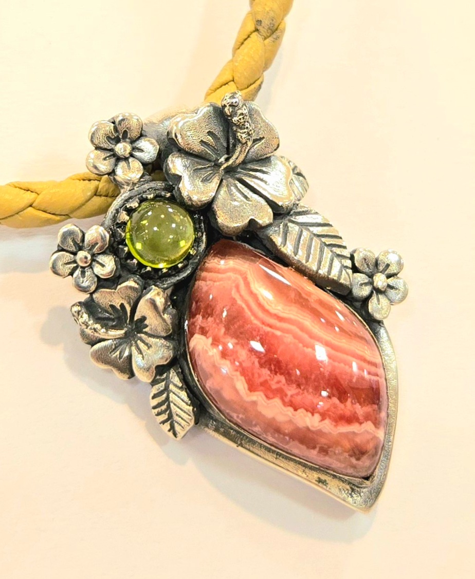  < LikiLiki（ﾘｷﾘｷ）>ハンドメイドアクセサリー特別販売会