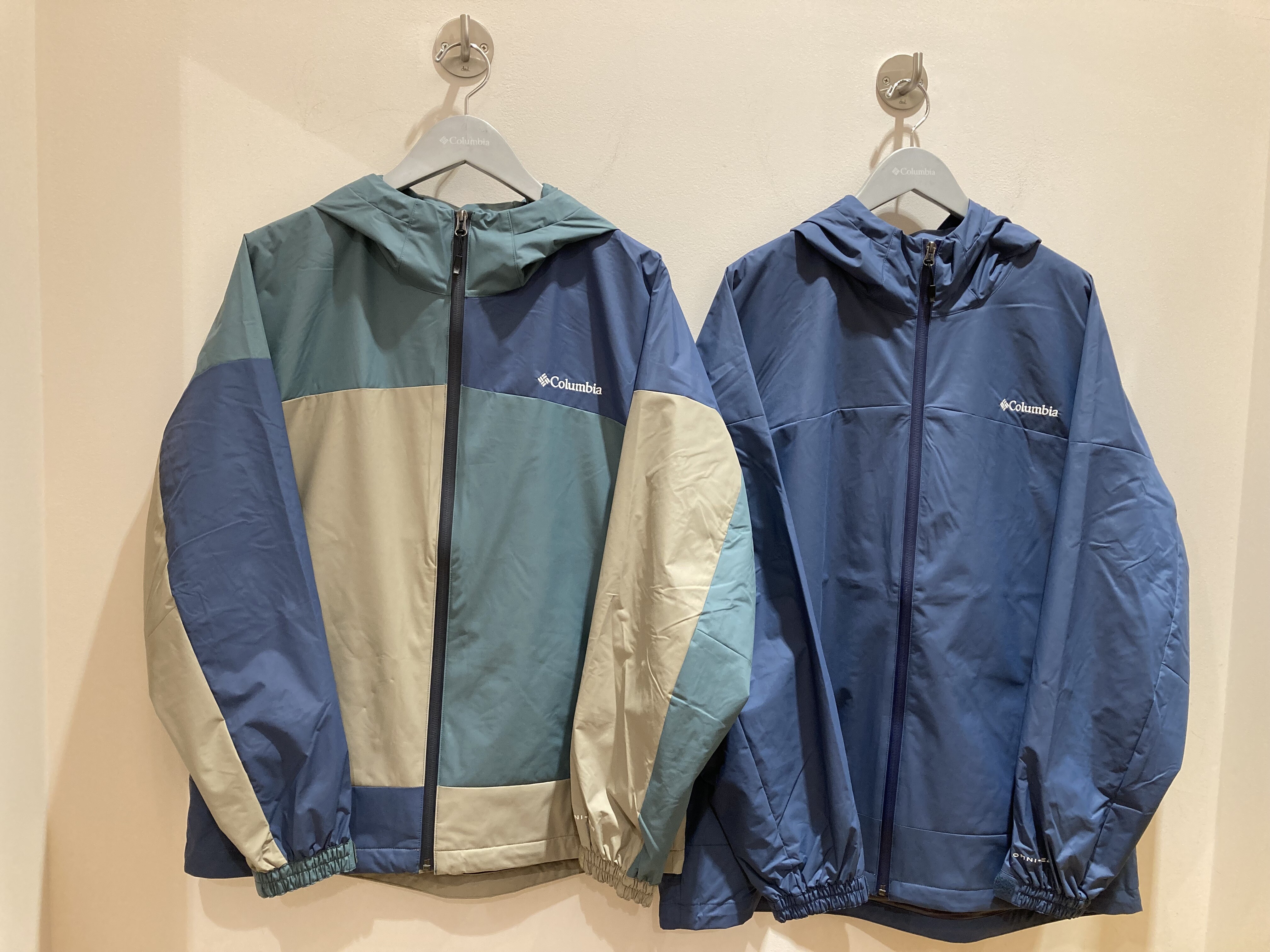 薄いけど、暖かいジャケット✨