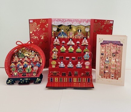 かわいいカードでお祝いを  ひな祭りカード