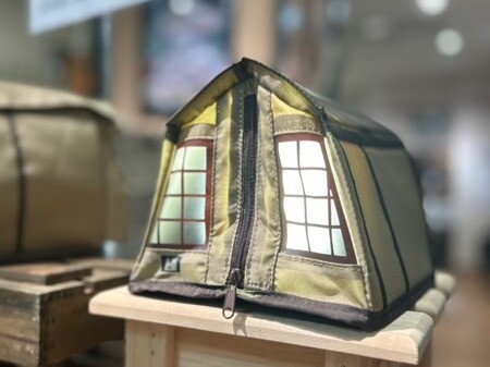 「ランタンシェードにもなるテント型ティッシュケース」が登場