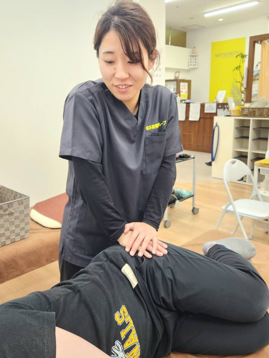 骨盤の歪みが痛みの原因かも！？