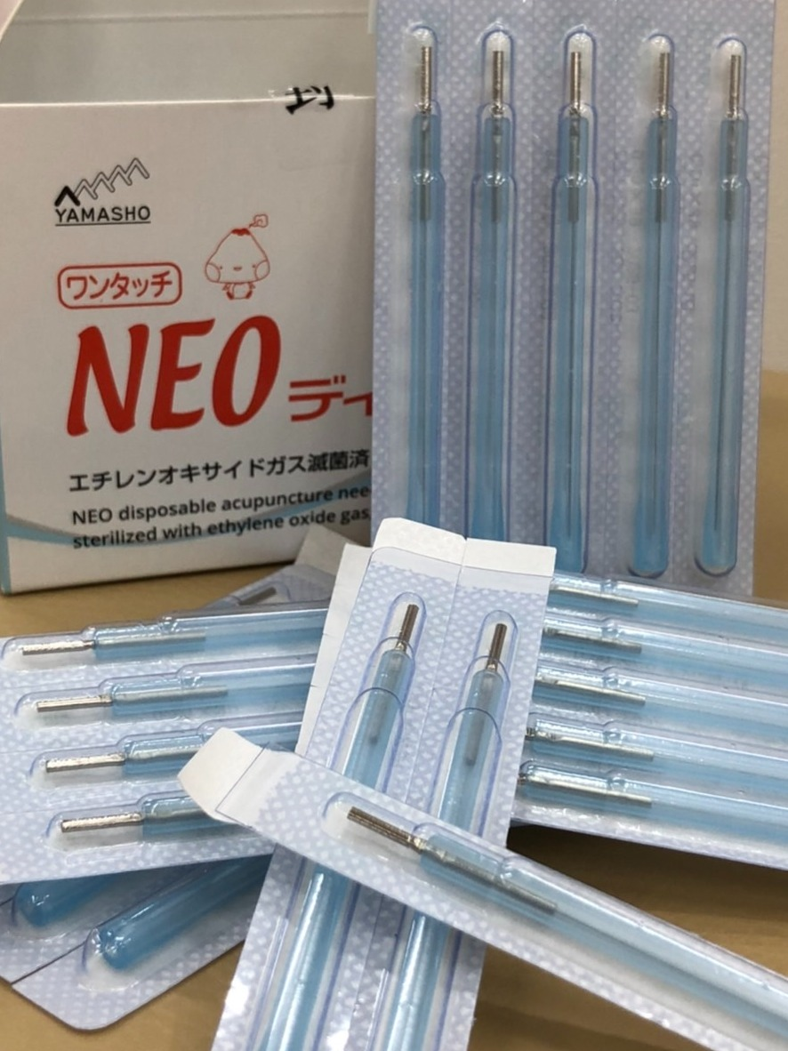 鍼治療行っています！