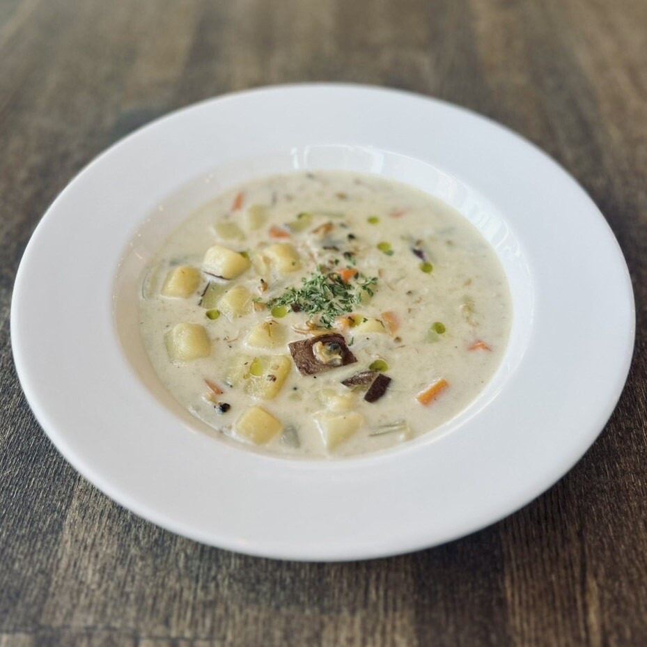 🍲✨ NEW! グルテンフリーになって新登場！  マーケット自家製「ニューイングランド・クラムチャウダー」