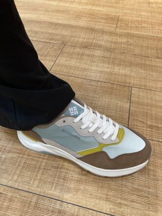 雨の時期に大活躍のスニーカー👟
