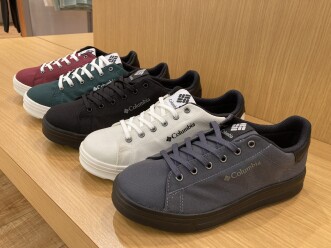 カジュアルな防水スニーカー👟