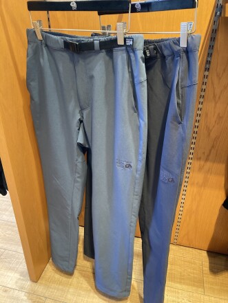👖オールシーズン活躍する定番パンツ👖