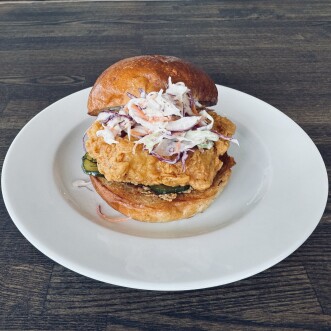 🌞✨Market Restaurant & Barの新定番！話題の【フライドチキンバーガー】が登場！！🍔🎉